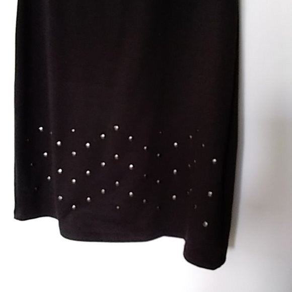 Ladies dress with Stud detailing - Picture 2 of 3